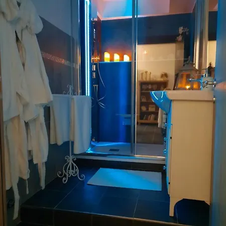 Lejlighed La Terrazza, Elegante Stile Retro, 90 Mq Con Doccia Sauna Wi-fi Terrazzo E Garage Trento
