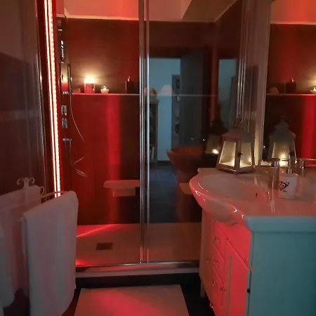 La Terrazza, Elegante Stile Retro, 90 Mq Con Doccia Sauna Wi-fi Terrazzo E Garage Lejlighed