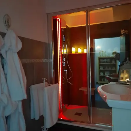 La Terrazza, Elegante Stile Retro, 90 Mq Con Doccia Sauna Wi-fi Terrazzo E Garage