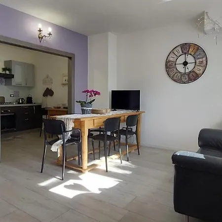 La Terrazza, Elegante Stile Retro, 90 Mq Con Doccia Sauna Wi-fi Terrazzo E Garage Lejlighed