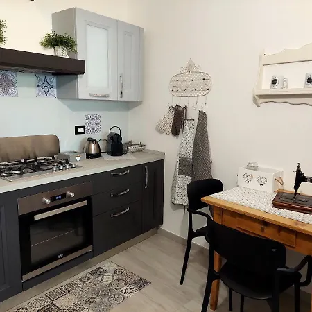 La Terrazza, Elegante Stile Retro, 90 Mq Con Doccia Sauna Wi-fi Terrazzo E Garage Lejlighed *